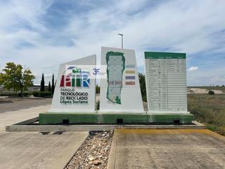 Terreny residencial  Calle del neon. 35800 m2 en el ptr