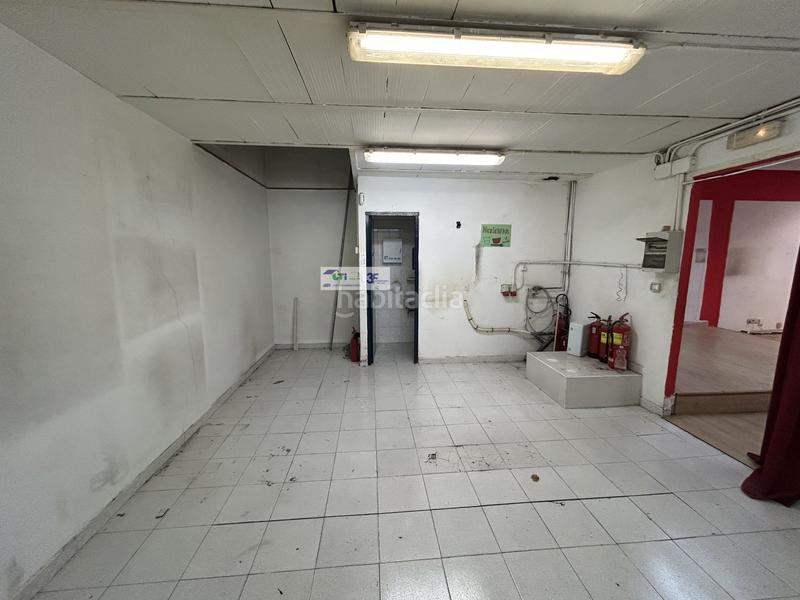 Foto df963554-4e1b-4cf1-9f1a-1f3d4c4d6396. Alquiler local comercial calle rufas junto a coso en Zaragoza