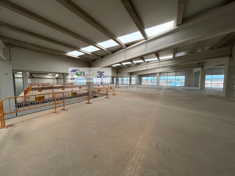 Foto 0a59bbb8-db46-4ed6-9bf5-cd4717d259b5. Nau industrial a Cartuja Baja Zaragoza