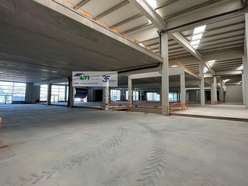 Foto 23e4a583-2368-49f3-9aad-196b6e74b5f2. Nau industrial a Cartuja Baja Zaragoza