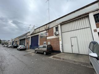 Alquiler Nave industrial  Avd. san juan de la pe&#xf1;a. Conjunto de naves en san juan de la pexd1a, venta o alquiler