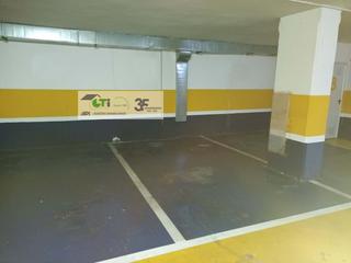 Aparcament cotxe  Calle batalla de lepanto. Venta de garaje y trastero en las fuentes.