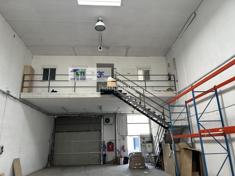 Foto 30f115c8-44a8-4899-a824-1c9f792e6697. Location bâtiment à usage industriel dans Pinseque