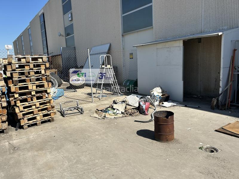 Foto a446d654-9f78-4763-a090-df2a80e4838f. Location bâtiment à usage industriel dans Pinseque