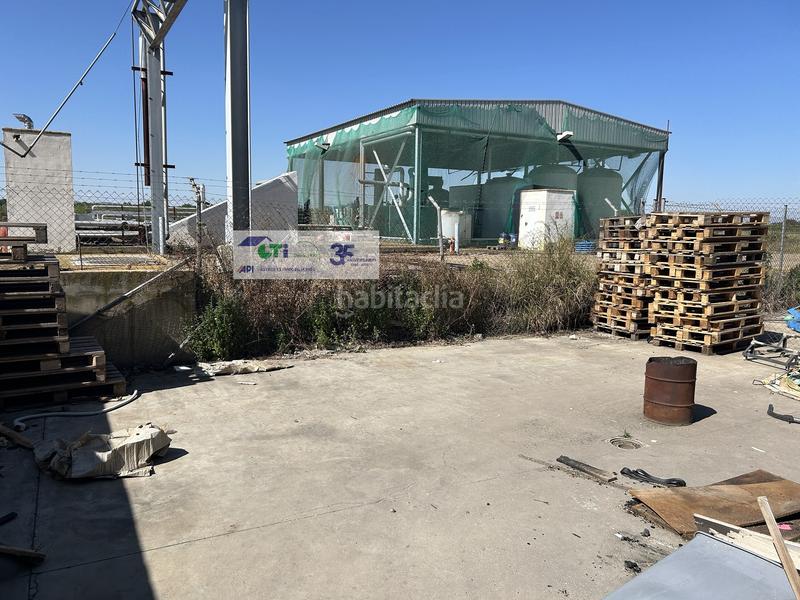 Foto a6649f9f-bb95-4f9c-be2f-12e9f56b0b91. Location bâtiment à usage industriel dans Pinseque