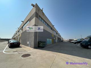 Bâtiment à usage industriel  Calle retama. Nave esquinera de 421m2 en doble altura