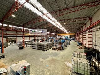 Lloguer Nau industrial  C/ corsa. Nave industrial tipo c de 4.622m2 con 4 puentes grxfaa en polxed