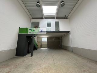 Lloguer Nau industrial  Calle ajedrea. Alquilerxa0de nave instalada de 210m2
