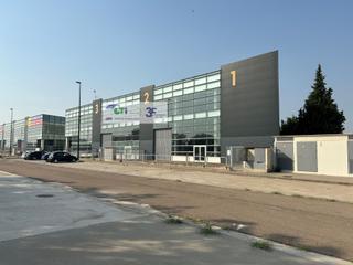 Nave industrial  Parque empresarial miraflores. Nave industrial con fachada a carretera a 5 minutos de zaragoza
