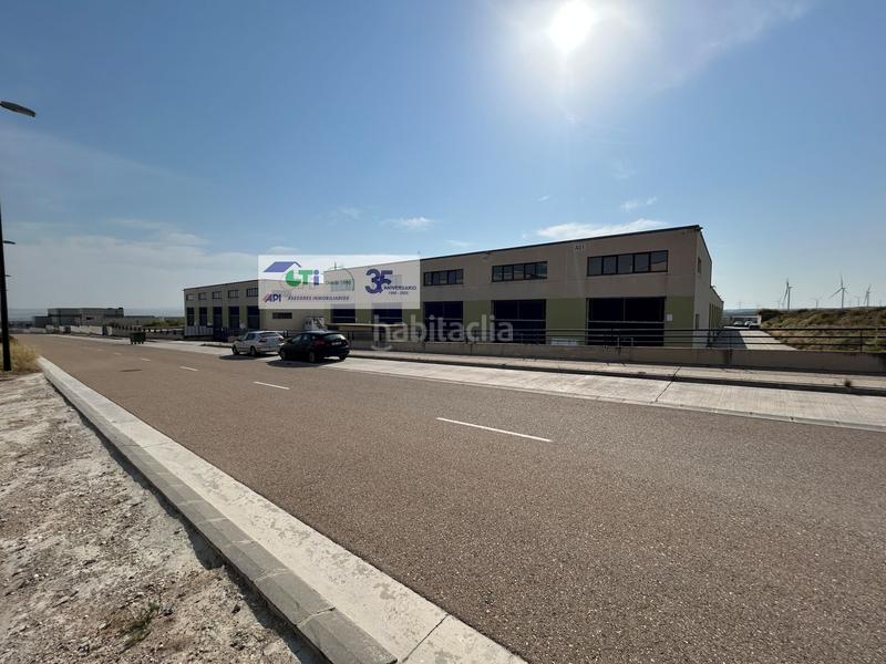 Foto 36f1b9b0-dba1-4280-b1e3-e3944b49607a. Nave industrial navexa0de 230m2 en recinto cerrado en Zaragoza