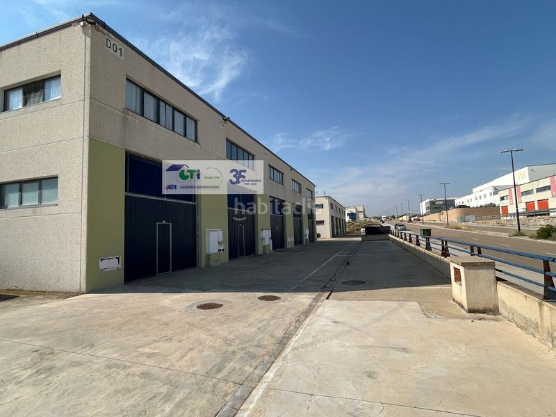 Foto e1aad16d-e231-498c-a883-9baa2022d43c. Nave industrial navexa0de 230m2 en recinto cerrado en Zaragoza