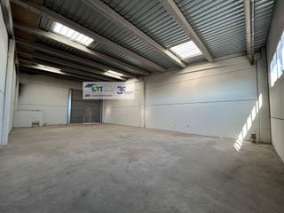 Nau industrial  Calle ajedrea. Nave dixc1fana de 200m2 en venta