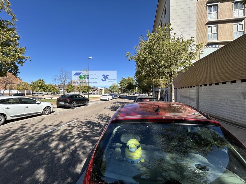 Foto 3245d1cf-e399-4ef9-a0ba-c867397f358a. Lloguer local comercial a Miralbueno Zaragoza