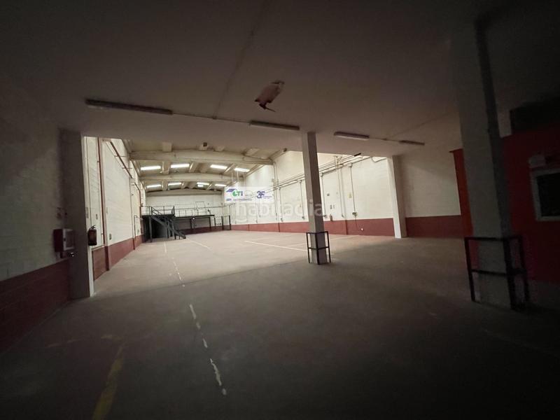 Foto 33b98e13-236b-4420-b80b-4595a4d82bea. Capannone industriale in Puebla de Alfindén (La)