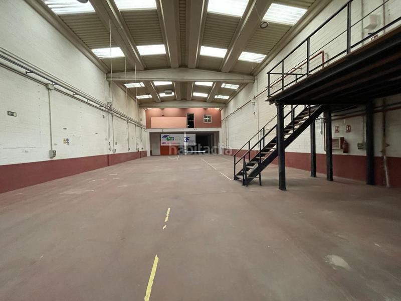 Foto bafd6bc0-dfb3-497a-8fa3-7ab6b4d0449e. Capannone industriale in Puebla de Alfindén (La)