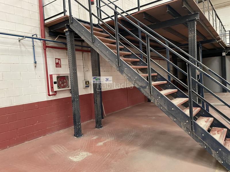 Foto e1de7a76-da46-4887-8511-ac92627c7ccf. Capannone industriale in Puebla de Alfindén (La)