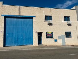Lloguer Nau industrial  C/ pineta, parc 1-g. Nave industrial en alquiler de 550m2 con oficinas y terreno tras