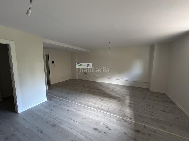 Foto 16d2639d-53d3-4fe3-8d6f-fe10329384ed. Office space in Romareda Zaragoza