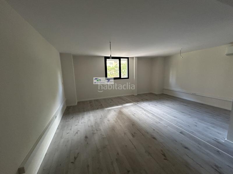 Foto 88b025dd-d266-402a-bf1d-ba3a99fbd2b2. Office space in Romareda Zaragoza