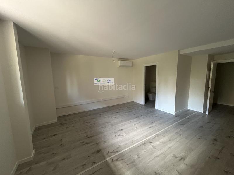 Foto a4ddddaf-0c04-4ba0-8b62-2d92d6050733. Office space in Romareda Zaragoza