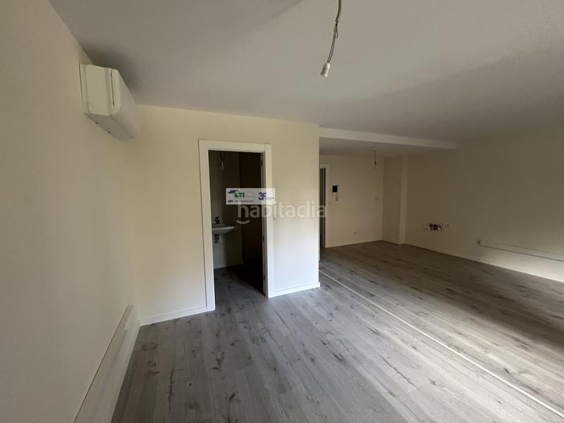 Foto ea0c4541-e404-4ca6-b682-de65910dd556. Office space in Romareda Zaragoza