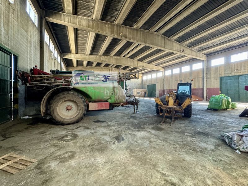 Foto d07d3bb2-bd1a-4931-9bc4-d270279e9a73. Nau industrial a Pinseque