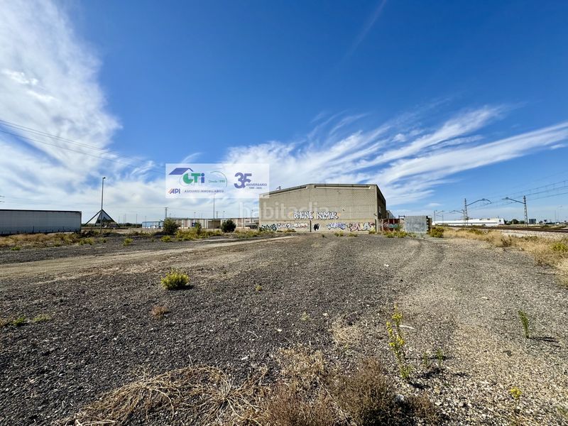 Foto d6329aaa-fbdf-4004-b604-e11b14e53d34. Nau industrial a Pinseque