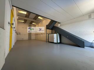 Rent Industrial building  Calle ajedrea. Nave en alquiler de 300m2 con buena visibilidad