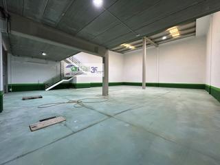 Rent Industrial building  Calle borderea. Alquilerxa0dexa0navexa0instalada de 570m2