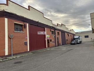 Rent Industrial building  N/a. Nave en alquiler  en utebo, 425 m2 poligono san ildefonso.