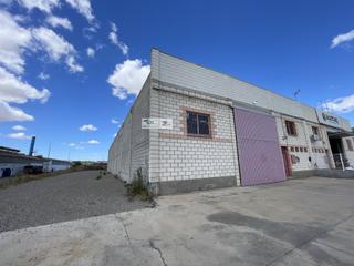 Rent Industrial building  C/ albert einstein. Nave en alquiler yo venta en villanueva de gxc1llego