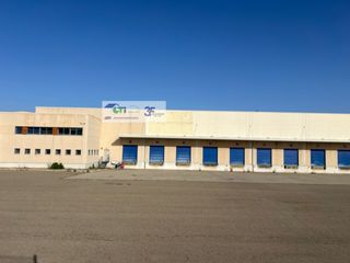 Lloguer Nau industrial  C/ rÍo de janeiro. Nave logxedstica en alquiler de crossdocking 7.050m2 con 55 muel