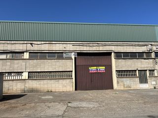 Industrial building  Avda. miguel servet. Nave con puentes grxdaa en venta o en  alquiler, polxcdgono el x
