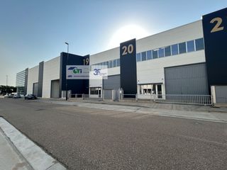 Nau industrial  Parque empresarial miraflores. Navexa0industrial de 2.000m2 a 5 minutos de zaragoz