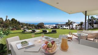 Planta baja en Altos de Estepona. Impresionantes apartamentos nuevos en ubicación elevada cerca de