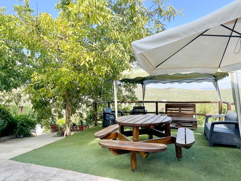 Foto 24d6bae7-60aa-468e-9dc0-14e8754f60ff. Casa bifamiliare con parcheggio piscina in Iznájar