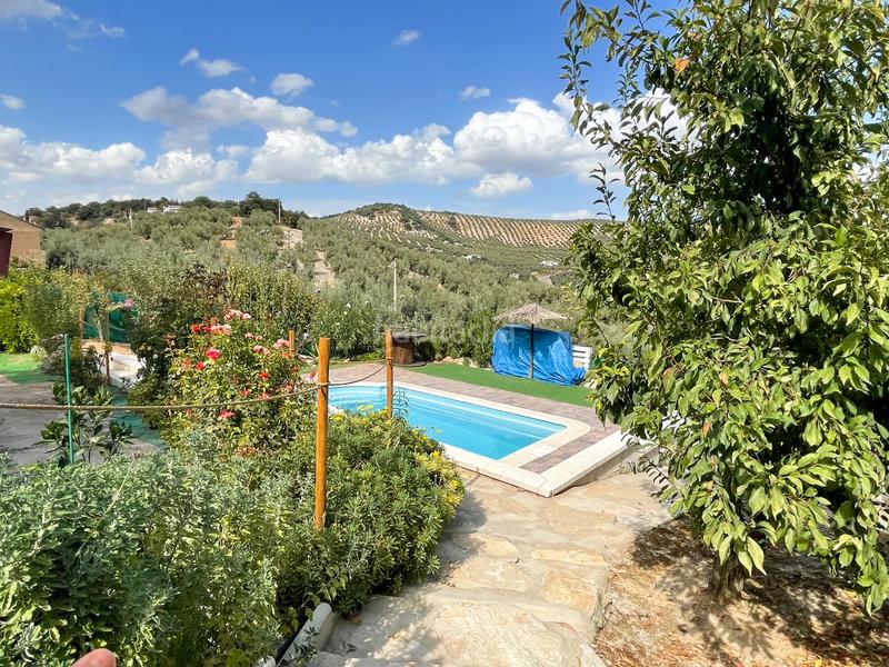 Foto 8c78f508-252a-4fc3-908b-7f6ef5723dc9. Casa bifamiliare con parcheggio piscina in Iznájar