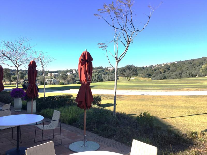 Foto ba9aeade-14de-4ce3-a700-06cec745f8d4. Terreno residencial parcela en venta con vistas panorámicas en la reserva . en Sotogrande
