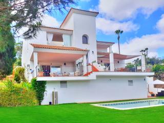 Casa en Sotogrande Alto. Amplia villa familiar de 5 dormitorios con panorámico vistas en