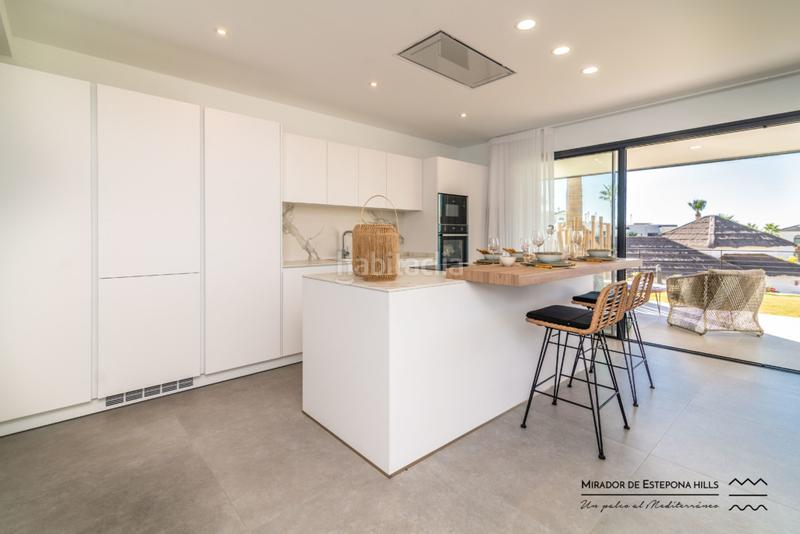 Foto 138f30f1-f580-42e1-9e49-6c3bd359fc9d. Piano terra con parcheggio piscina in altos de Estepona Estepona