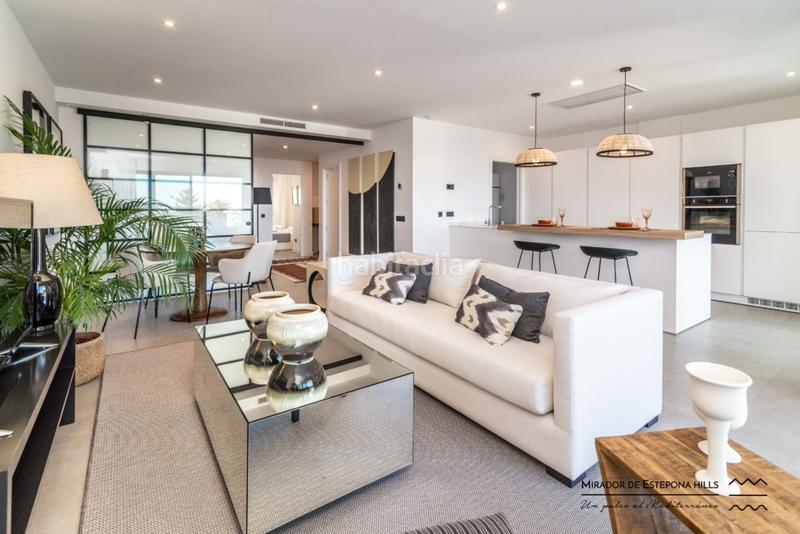 Foto 5213a509-3a3c-4659-8dd1-62d8b2924988. Piano terra con parcheggio piscina in altos de Estepona Estepona