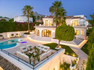 Haus in Nueva Andalucía centro. Villa aloha 150,nueva andalucia