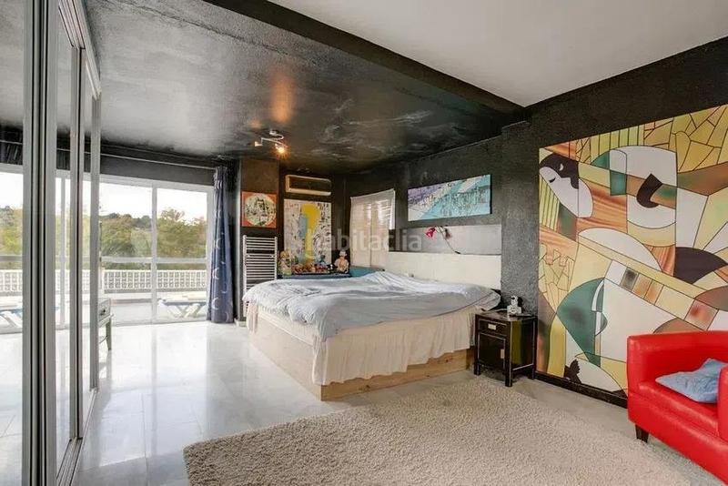 Foto 10c6a9d5-ce68-4ed7-bfa4-f4c90cc22f78. Casa amb piscina a Estepona golf Estepona