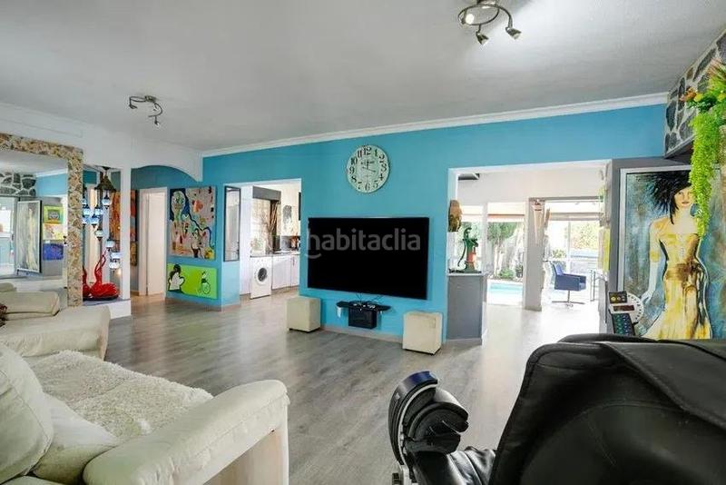 Foto 423becaa-e2e3-46f2-bcfb-3820f66af015. Casa amb piscina a Estepona golf Estepona