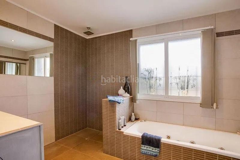 Foto 4ccec1c9-956f-4316-ad9f-6c1c8d748fcc. Casa amb piscina a Estepona golf Estepona