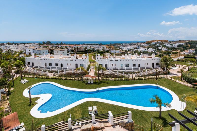 Foto 799ea438-cd53-4798-a94c-0ce43671b2e4. Ático  duplex de lujo con impresionantes vistas al mar en Estepona