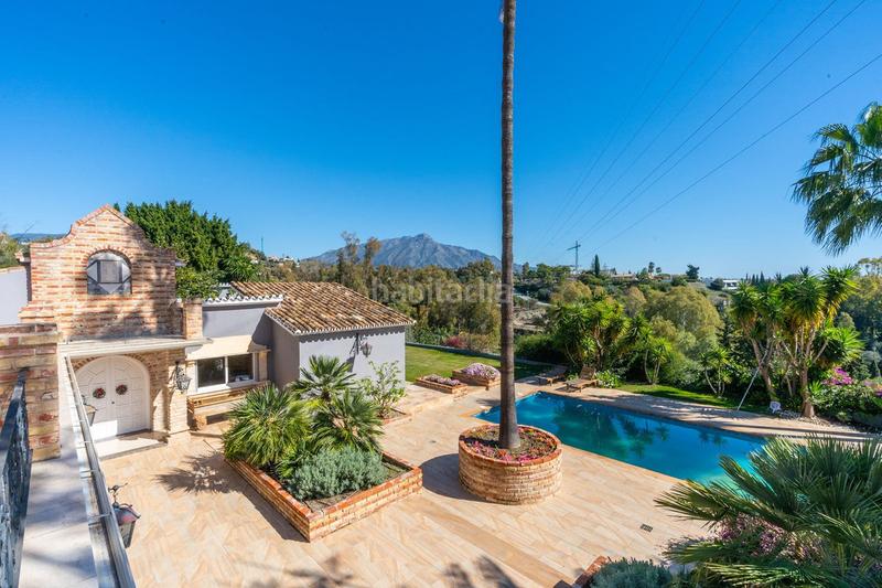 Foto 254db7de-0057-48c0-ba2e-6c9594b00e35. Casa con parcheggio piscina in Benahavís pueblo Benahavís