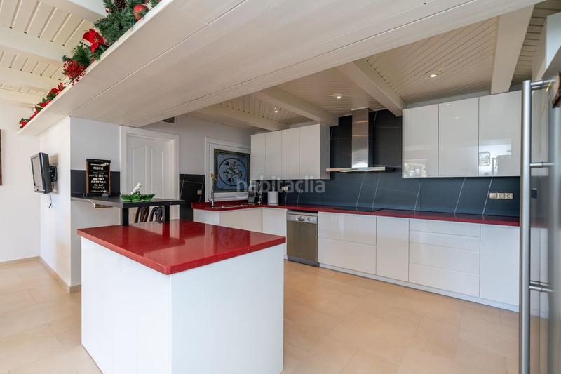 Foto 326b00a8-b92d-41cb-b15b-c9e3f394b39e. Casa con parcheggio piscina in Benahavís pueblo Benahavís