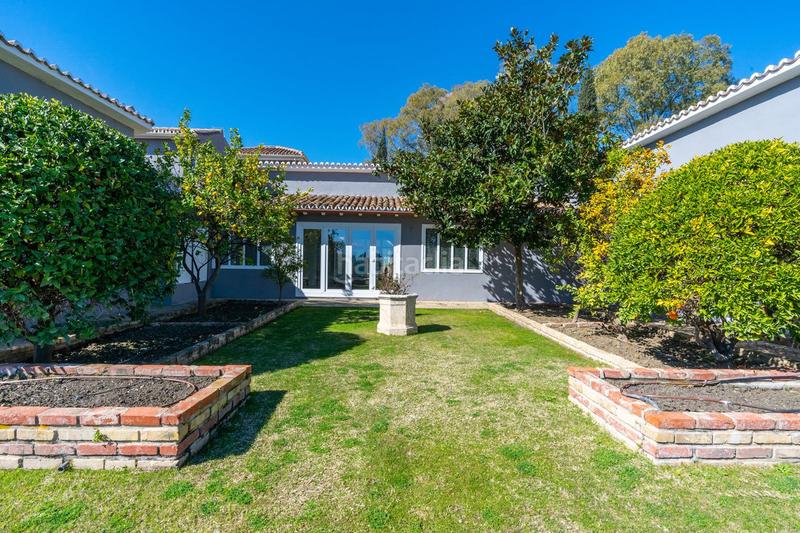 Foto d69333cb-6299-46cd-9ee8-87464595425e. Casa con parcheggio piscina in Benahavís pueblo Benahavís