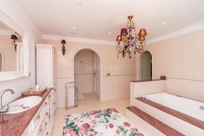 Foto db897cd6-4dbb-462c-ab56-d6cb287eed85. Casa con parcheggio piscina in Benahavís pueblo Benahavís